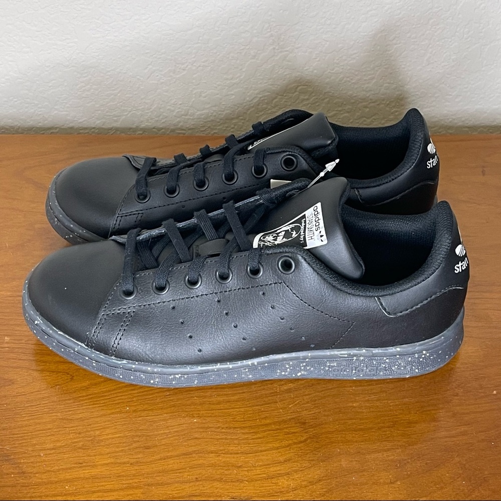 Adidas Originals Stan Smith J Black Leather Sneakers Kid's Size 5 EE7575 - Picture 3 of 6